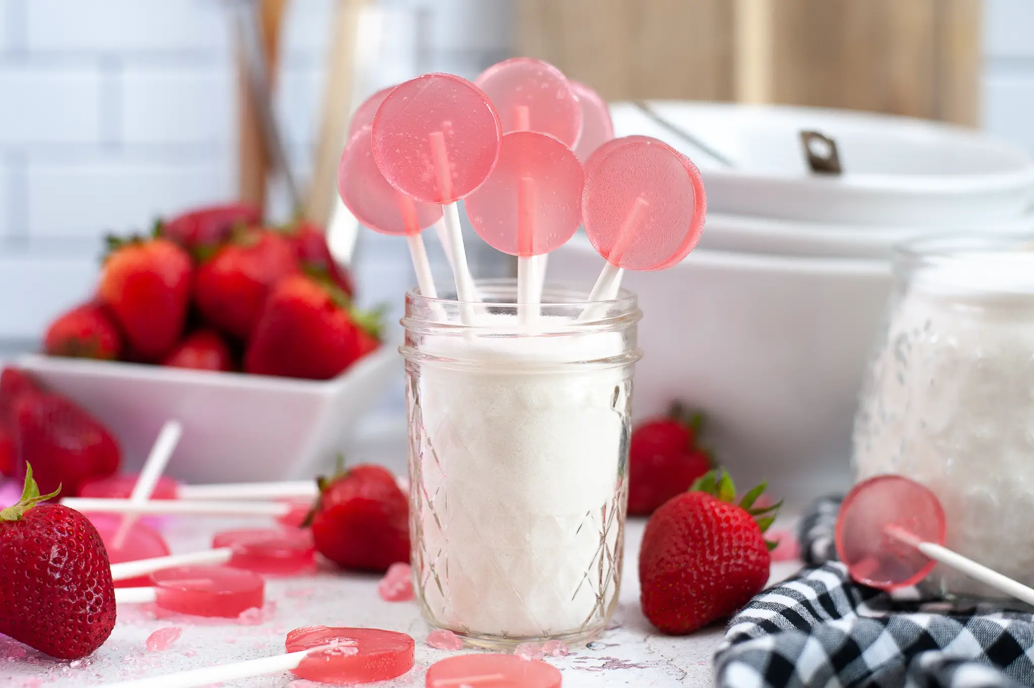 Strawberry Lollipops (Dye-free)