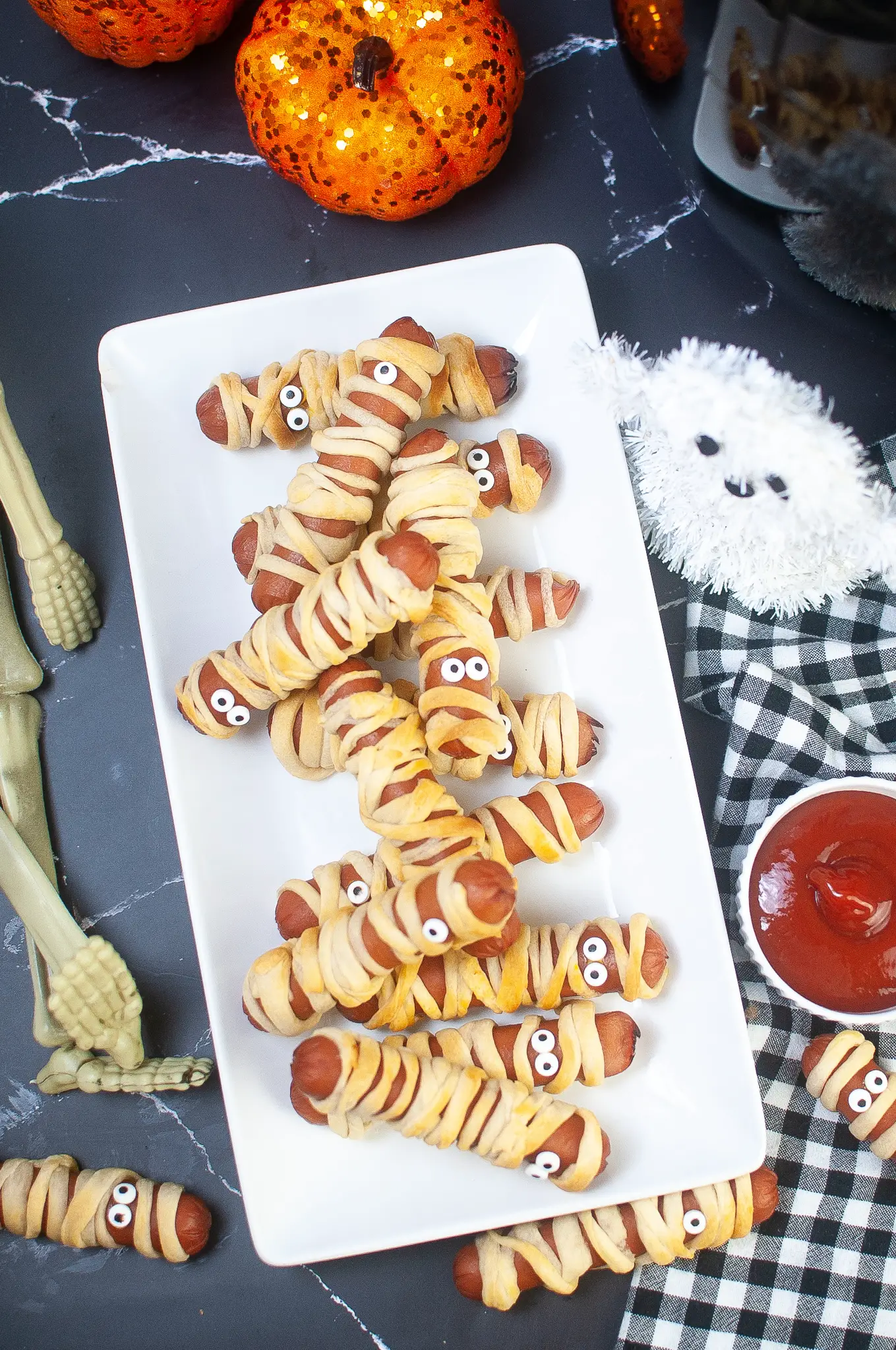 Mummy Dogs on a plate